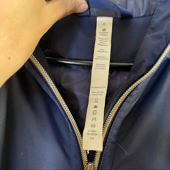 LULULEMON deep navy Fo Drizzle rain jacket 6 RARE - Picture 8 of 14